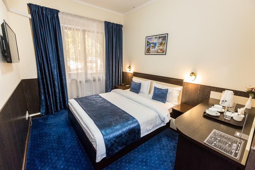 Salem Hotel On Abaya アルマトイ エクステリア 写真