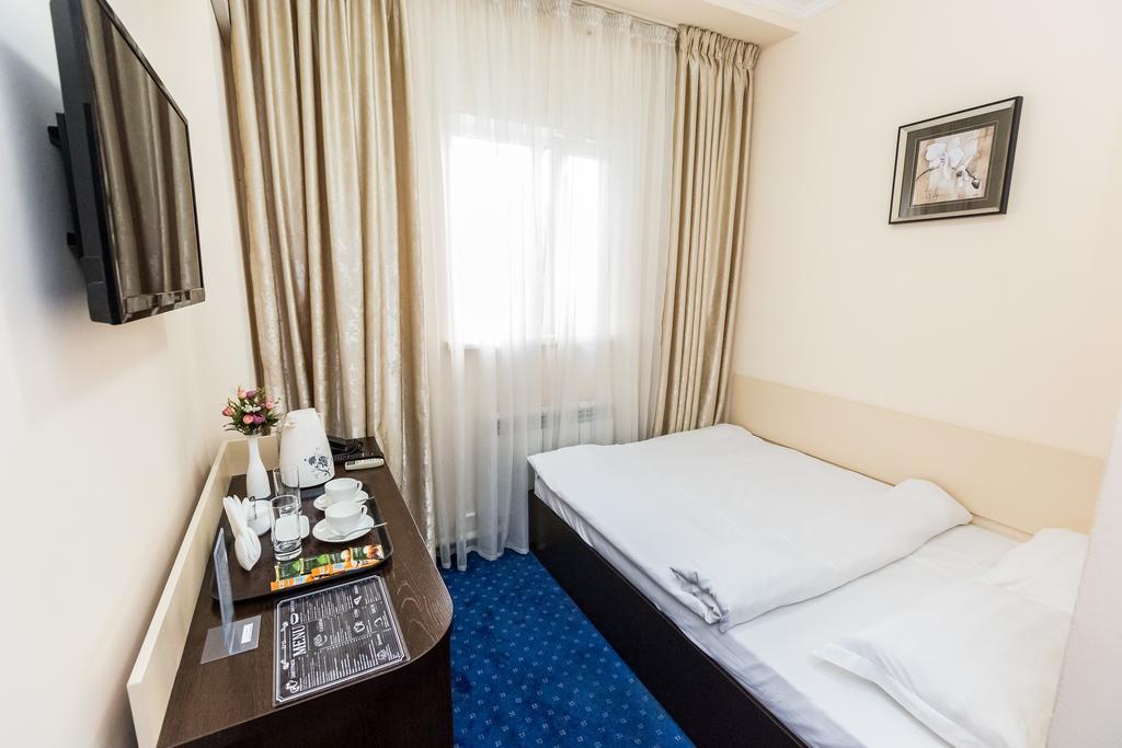 Salem Hotel On Abaya アルマトイ エクステリア 写真