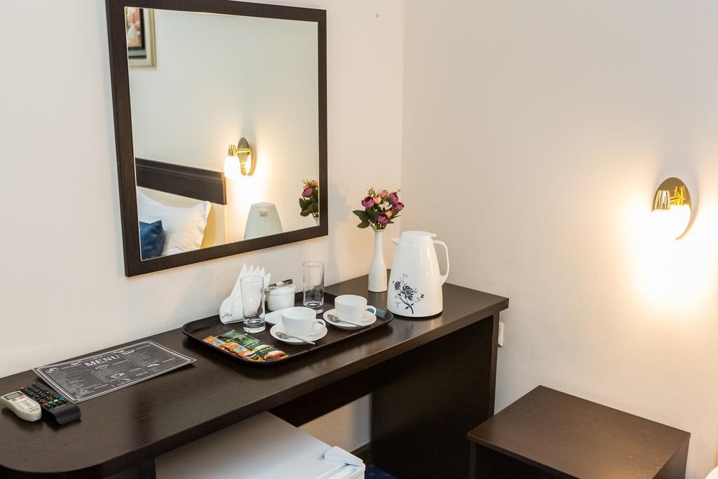 Salem Hotel On Abaya アルマトイ エクステリア 写真