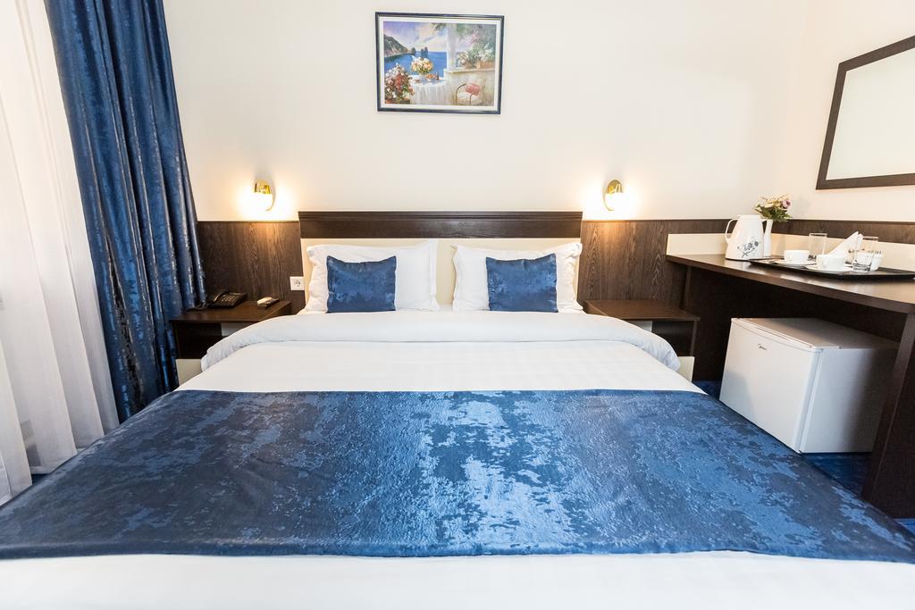Salem Hotel On Abaya アルマトイ エクステリア 写真